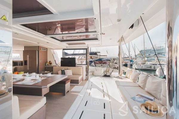 Bali 5.4. - Yacht Charter Sailica
