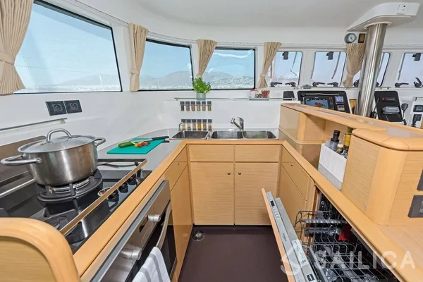 Lagoon 500 - Yacht Charter Sailica