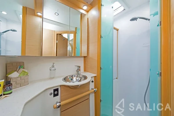 Lagoon 500 - Yacht Charter Sailica