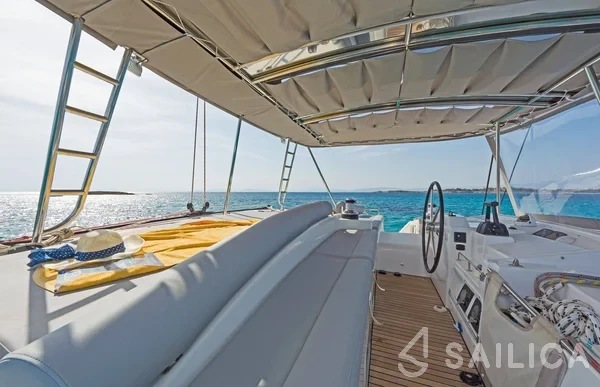 Lagoon 500 - Yacht Charter Sailica