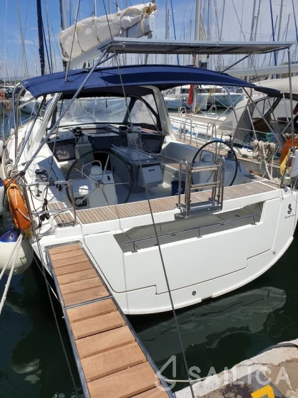Oceanis 41 - Yacht Charter Sailica
