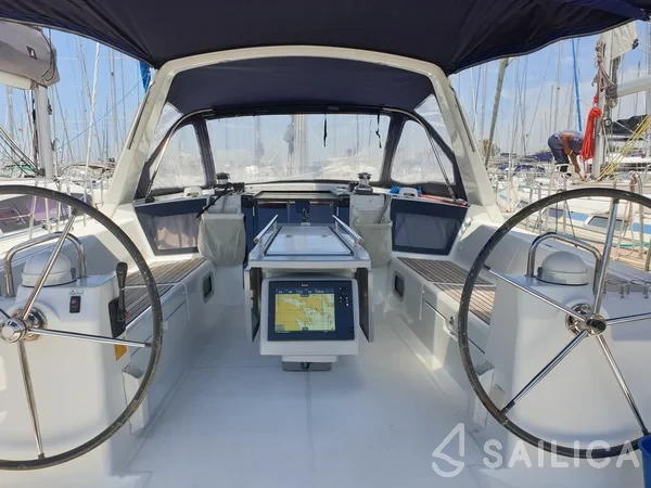 Oceanis 41 - Yacht Charter Sailica