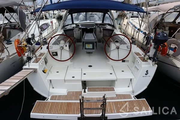 Oceanis 41 - Yacht Charter Sailica