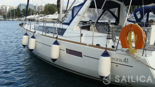 Oceanis 41 - Yacht Charter Sailica