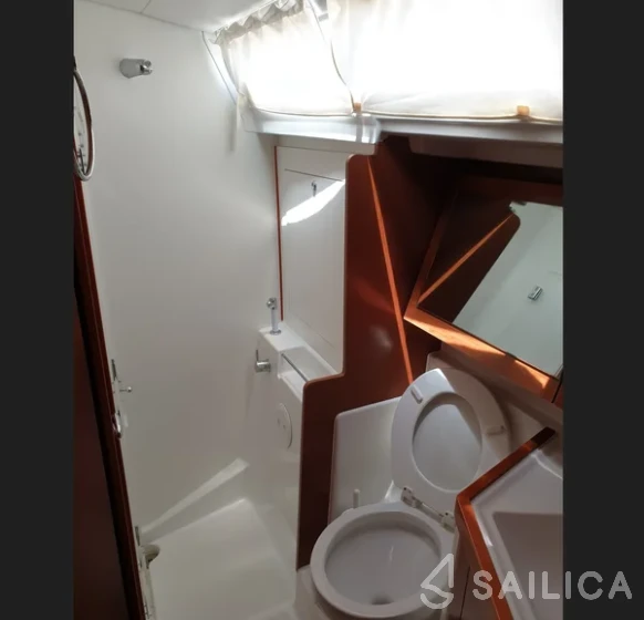 Oceanis 41 - Yacht Charter Sailica
