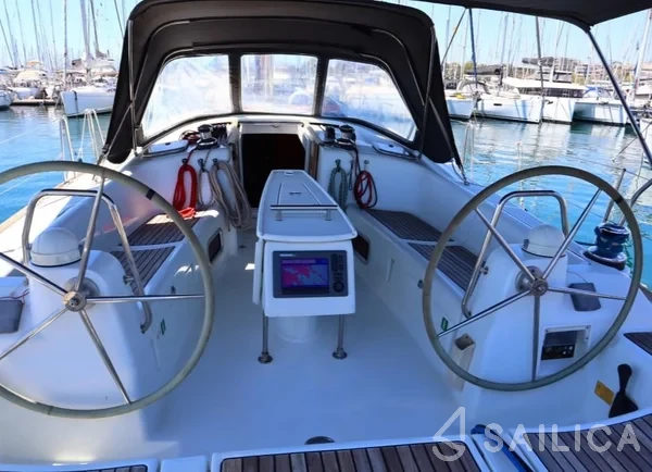 Oceanis 43 - Yacht Charter Sailica