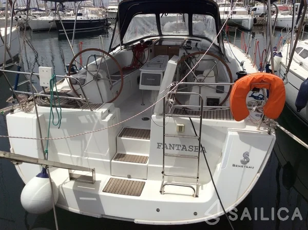 Oceanis 43 - Yacht Charter Sailica