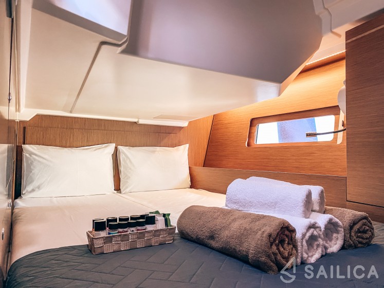 Oceanis 46.1 - Yacht Charter Sailica