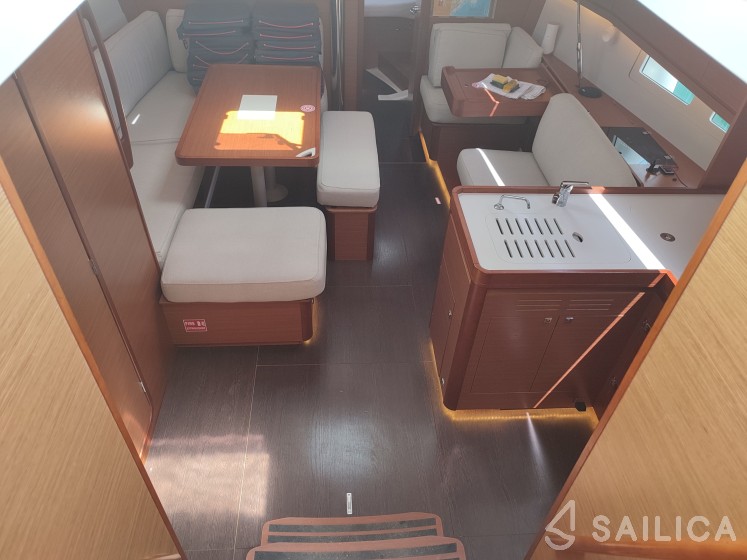 Dufour 412 GL - Yacht Charter Sailica