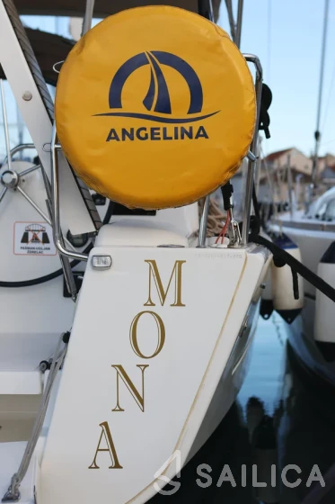 Dufour 412 GL - Yacht Charter Sailica