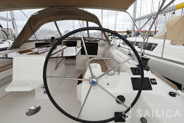 Dufour 412 GL - Yacht Charter Sailica