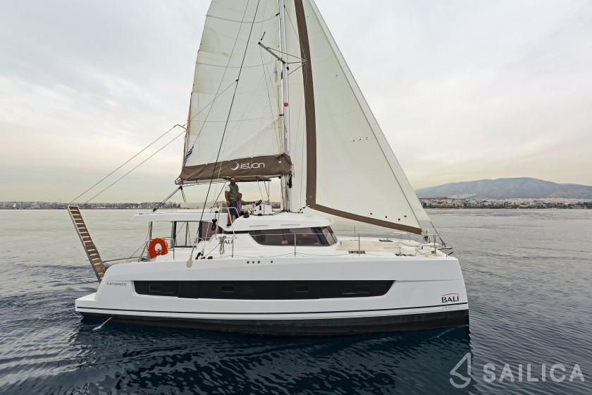 Bali Catspace - Yacht Charter Sailica
