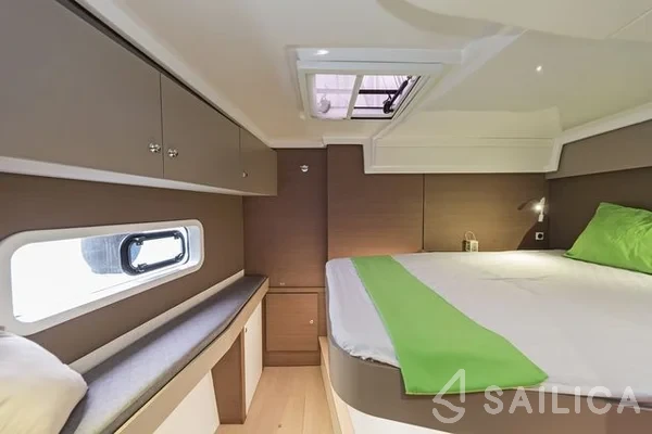 Bali Catspace - Yacht Charter Sailica