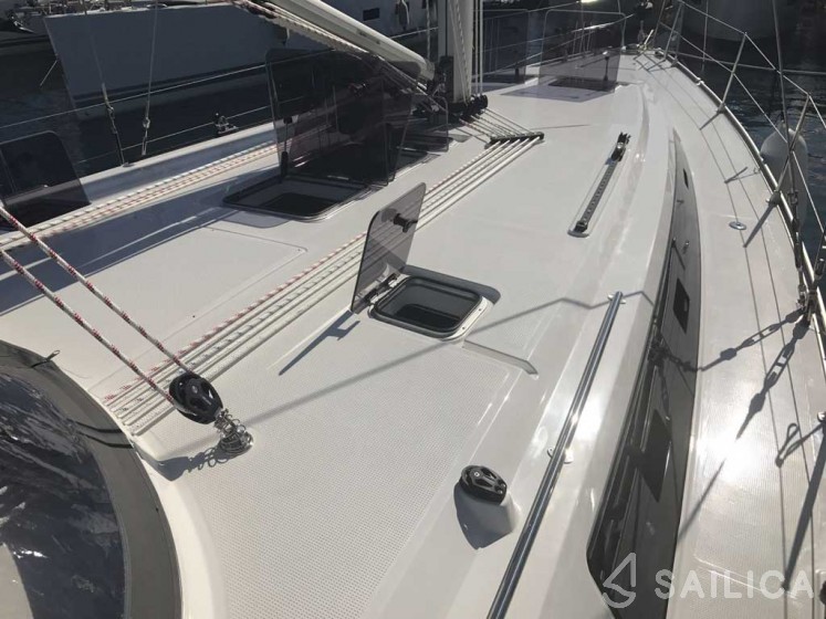 Bavaria 46 Cruiser - Yacht Charter Sailica