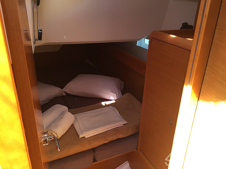 Sun Odyssey 389 - Yacht Charter Sailica
