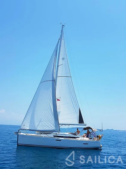 Sun Odyssey 389 - Yacht Charter Sailica