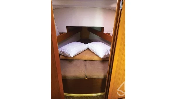 Sun Odyssey 389 - Yacht Charter Sailica