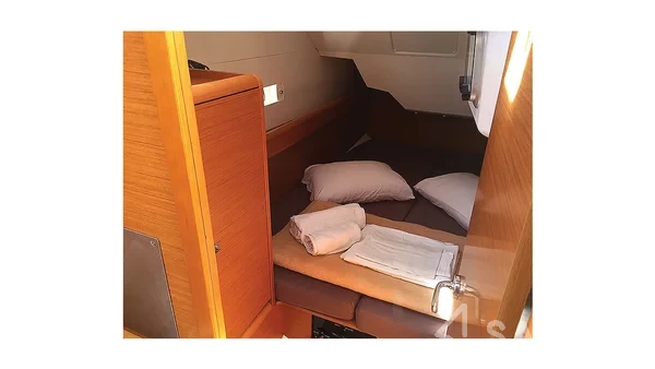 Sun Odyssey 389 - Yacht Charter Sailica