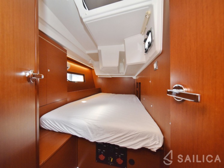 Oceanis 46.1 - Yacht Charter Sailica