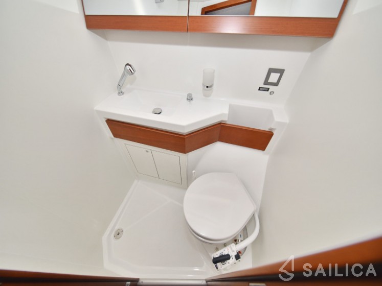 Oceanis 46.1 - Yacht Charter Sailica
