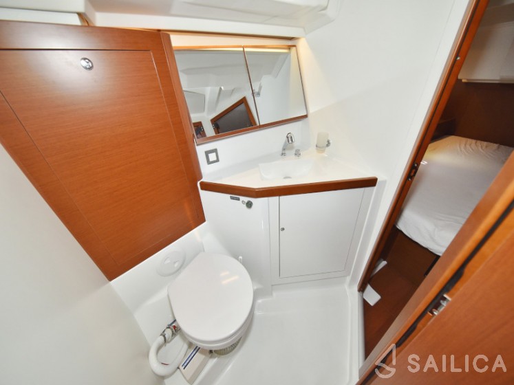 Oceanis 46.1 - Yacht Charter Sailica