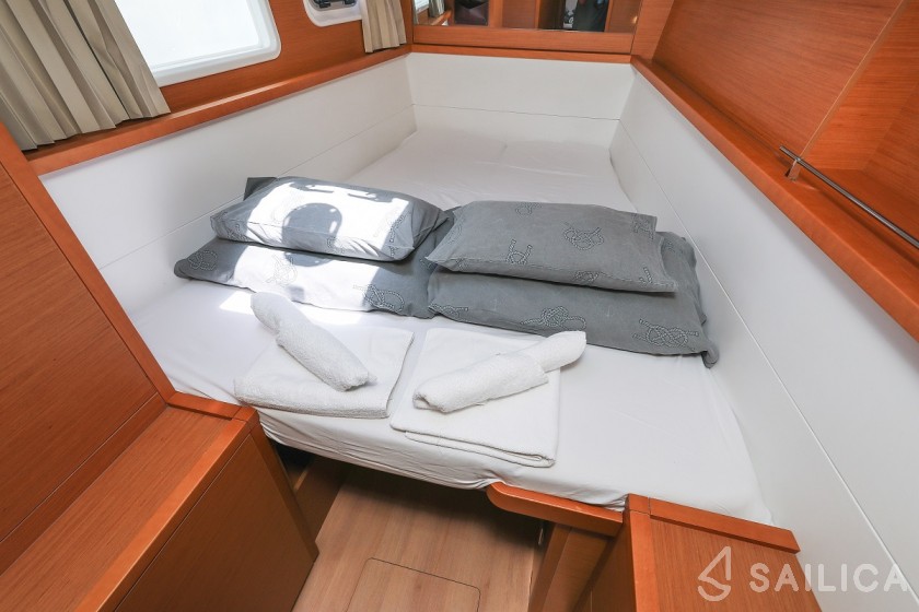 Lagoon 450 - Yacht Charter Sailica