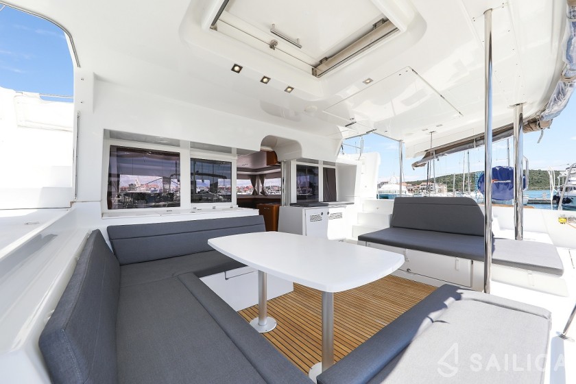 Lagoon 450 - Yacht Charter Sailica