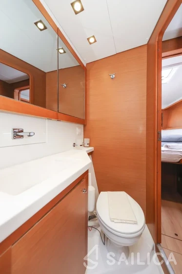 Lagoon 450 - Yacht Charter Sailica