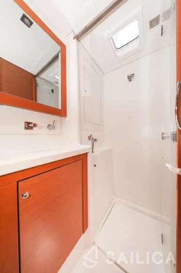 Lagoon 450 - Yacht Charter Sailica