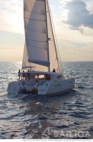 Lagoon 400 S2 - Yacht Charter Sailica