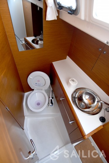 Sun Odyssey 419 - Yacht Charter Sailica