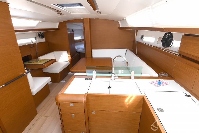 Sun Odyssey 419 - Yacht Charter Sailica