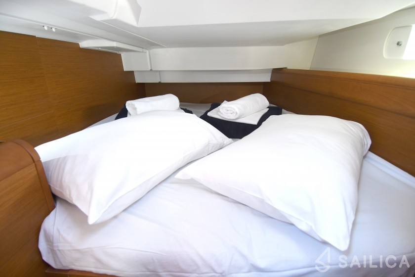 Sun Odyssey 419 - Yacht Charter Sailica