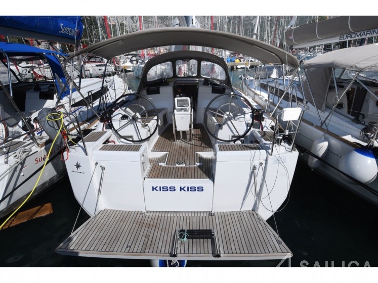 Sun Odyssey 419 - Yacht Charter Sailica