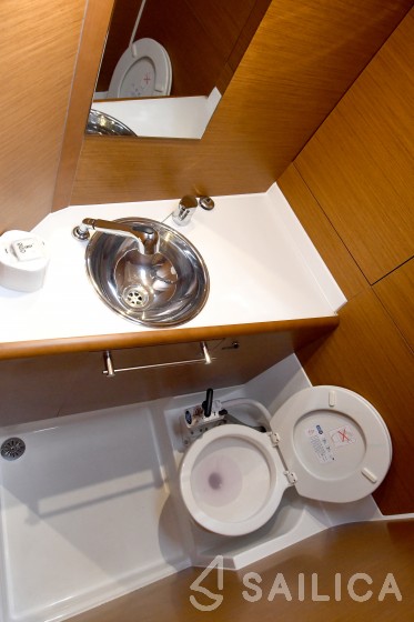 Sun Odyssey 419 - Yacht Charter Sailica