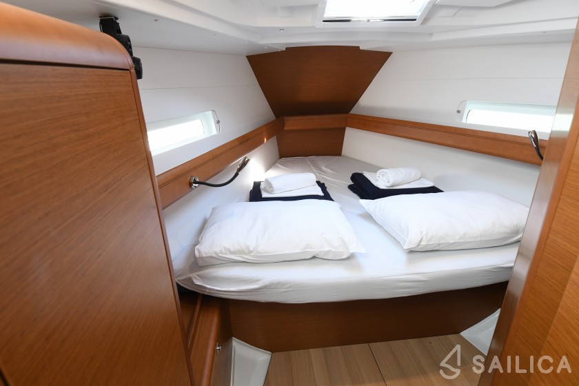 Sun Odyssey 419 - Yacht Charter Sailica