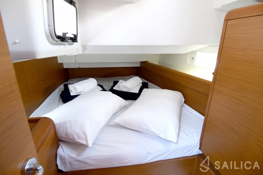 Sun Odyssey 419 - Yacht Charter Sailica