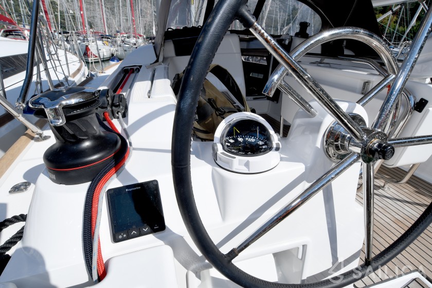 Sun Odyssey 419 - Yacht Charter Sailica