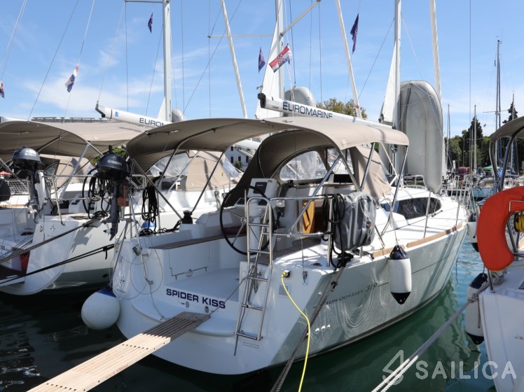 Sun Odyssey 319 - Yacht Charter Sailica