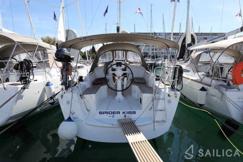 Sun Odyssey 319 - Yacht Charter Sailica