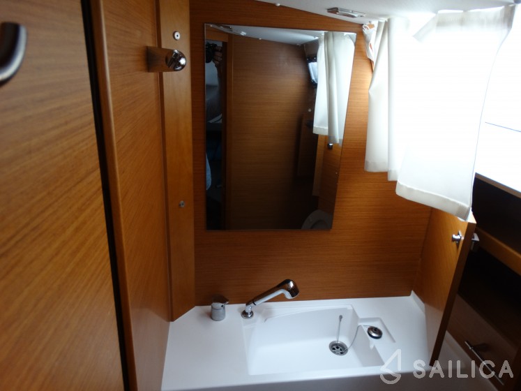 Sun Odyssey 479 - Yacht Charter Sailica