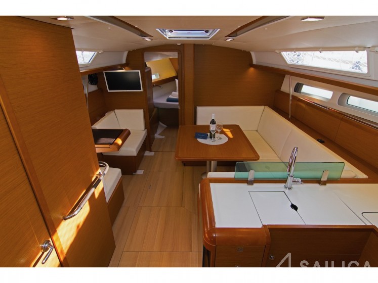 Sun Odyssey 419 - Yacht Charter Sailica