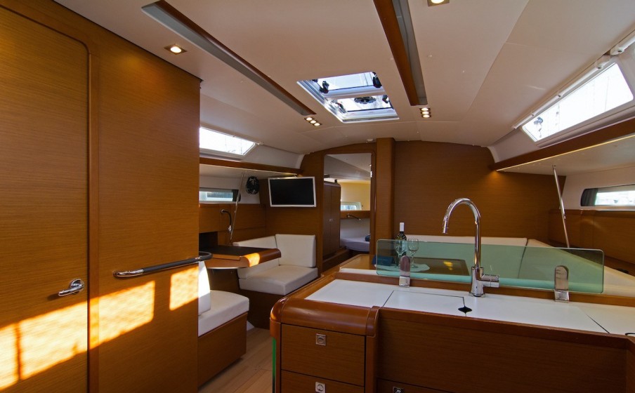 Sun Odyssey 419 - Yacht Charter Sailica