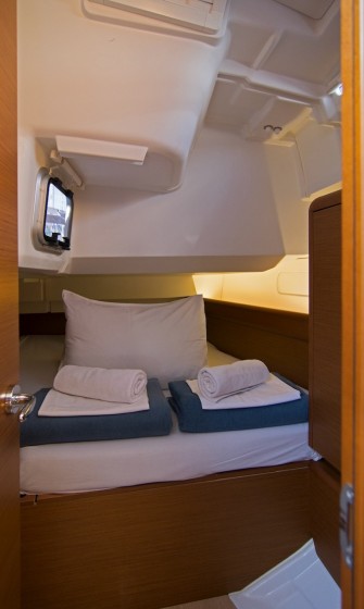 Sun Odyssey 419 - Yacht Charter Sailica