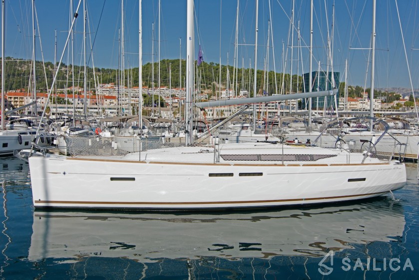 Sun Odyssey 419 - Yacht Charter Sailica