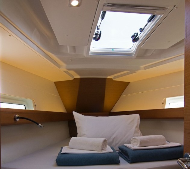 Sun Odyssey 419 - Yacht Charter Sailica
