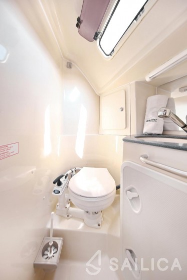 Bavaria 38 Cruiser - Yacht Charter Sailica