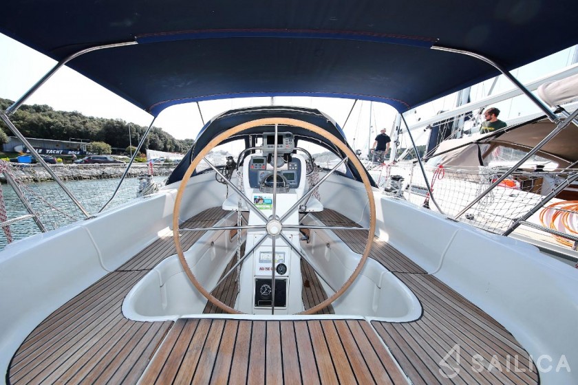 Bavaria 38 Cruiser - Yacht Charter Sailica