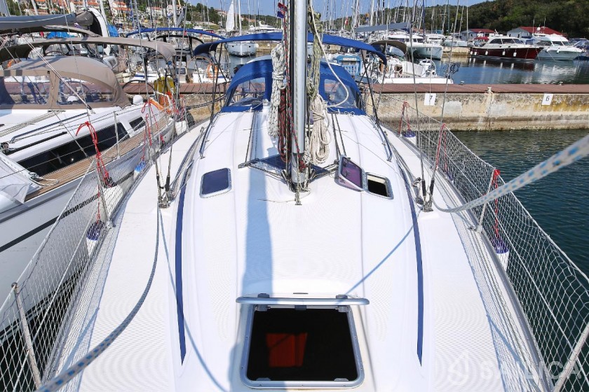 Bavaria 38 Cruiser - Yacht Charter Sailica