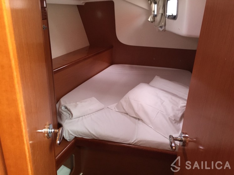 Oceanis 46 - Yacht Charter Sailica